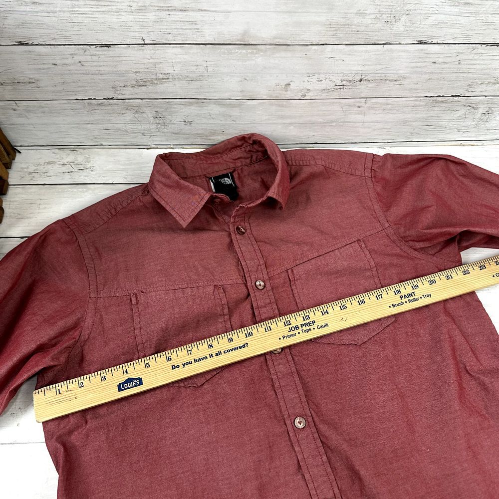 The North Face Short Sleeve‎ Button up Shirt Mens Red Size Medium Metallic - Picture 9 of 11